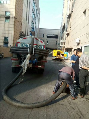 化糞池清理新方案 茶山渣水車的高效應用與鑫昊市政工程的專業服務